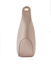 Beżowa torebka damska w stylu hobo TOREC-0829A-80(Z25), widok produktu od boku na białym tle.