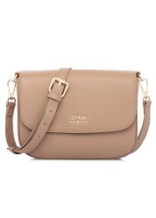 Różowa torebka listonoszka damska TORES-1282-5D(W26) - widok produktu z przodu, na białym tle. 