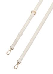 Kremowa torebka damska z monogramem TOREC-1159-0B(W26),  widok zbliżenia na szczegół  produktu na białym tle.