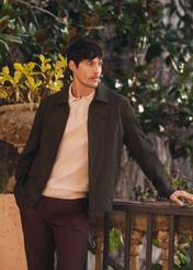 Przejściowa kurtka męska w kolorze khaki KURMT-0415-8D(W26)