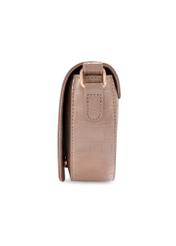 Beżowa półokrągła listonoszka damska TOREC-1184-1D(W26), widok produktu od boku na białym tle.