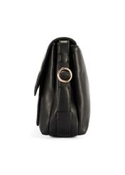 Elegancka torebka na ramię TOREC-0860A-98(Z25), widok produktu od boku na białym tle.