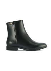 Czarne skórzane botki damskie BUTYD-1193-99(Z25) - widok produktu z boku na białym tle. 