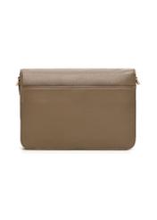 Jasnobrązowa skórzana listonoszka damska  TORES-1316-1K(Z26) - widok produktu z tyłu, na białym tle. 