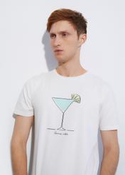 Kremowy T-shirt męski z printem TSHMT-0086-11(W23)