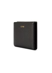 Mały czarny portfel damski POREC-0415-99(W26), widok produktu skosem na białym tle.