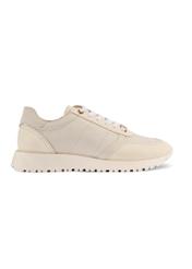 Kremowe skórzane buty sportowe damskie BUTYD-1099-11(Z25) - widok produktu z boku na białym tle. 