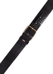 Czarny skórzany pasek damski croco PASDS-0357-9G(Z26) - zbliżenie na detal, na białym tle. 