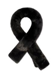 Czarny zimowy szalik damski SZADF-0035-99(Z25)- widok produktu z przodu, na białym tle. 