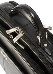 Czarna skórzana męska torba na laptopa TORMS-0482-99(Z25), zbliżenie na suwak produktu, widok na białym tle.