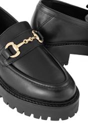 Czarne skórzane loafersy na platformie BUTYD-1007-99(Z23)
