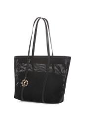 Duża siateczkowa torebka damska TOREC-1149-99(W26), widok produktu skosem na białym tle.