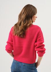 Fuksjowy sweter dekolt V damski SWEDT-0162-31(Z23)