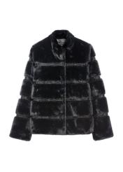 Czarne futro damskie z aplikacjami FUTDP-0067-99(Z25) - widok produktu z przodu na białym tle. 