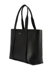 Czarna elegancka shopperka damska TORES-1200-99(Z25), widok produktu skosem na białym tle.