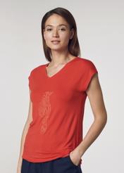 Czerwony T-shirt damski z aplikacją TSHDT-0066-42(W21)-01