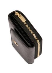 Czarny skórzany portfel damski z ochroną RFID PORES-0825RFID-99(Z25), zbliżenie na detal produktu, widok na białym tle.