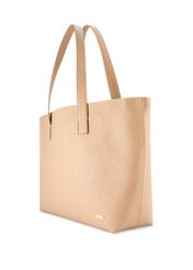 Beżowa torebka damska shopper TOREC-1208-1A(W26), widok produktu skosem na białym tle.