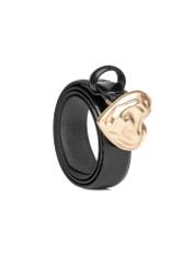 Skórzany pasek z klamrą w kształcie serca PASDS-0337-99(W26), widok produktu skosem na białym tle.