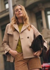 Beżowa krótka kurtka damska KURDT-0556-1C(W26)