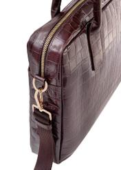 Skórzana elegancka torba damska croco TORES-1128E-89(Z25), widok zbliżenia na detal produktu na białym tle.  
