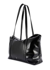 Czarna torebka shopper damska TOREC-1206-9F(W26) - widok produktu po skosie, na białym tle.