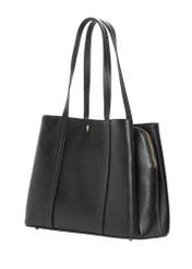 Czarna skórzana torebka shopper TORES-1342-9I(Z26). Widok od boku skosem na białym tle.