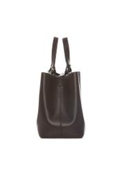 Brązowa damska torebka shopper TOREC-1240-1H(W26),  widok produktu bokiem na białym tle.