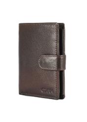 Brązowy skórzany mały portfel męski PORMS-0653-89(W25) - widok produktu po skosie na białym tle. 