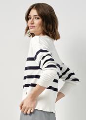 Biały sweter w paski damski SWEDT-0202-11(W24)-03