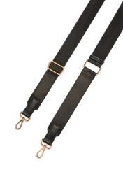 Czarna duża nerka damska TOREN-0345-99(W26) - widok na paski, na białym tle. 