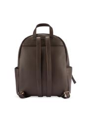 Brązowy plecak damski TOREC-1125-1I(W26), widok produktu od tyłu na białym tle.