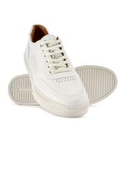 Skórzane sneakersy męskie w kolorze białym BUTYM-0484-0B(W26), widok produktu od góry i spodu na białym tle.