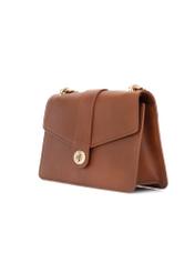 Brązowa torebka listonoszka damska TOREC-1137-1F(W26), widok produktu skosem na białym tle.