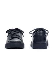 Granatowe skórzane buty sportowe BUTYM-0503A-7E(W26), widok produktu z przodu i tyłu na białym tle.