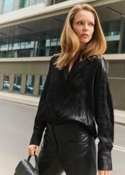 Czarna koszula damska z motywem zwierzęcym KOSDT-0174-51(Z25)