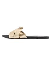 Złote klapki damskie z plecionką BUTYD-0903C-2X(W26), widok produktu z boku na białym tle.