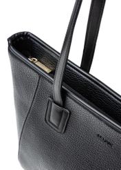 Czarna shopperka damska TOREC-1162-99(W26), zbliżenie na detal produktu, widok na białym tle.