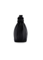 Czarna półokrągła torebka damska TOREC-1146-99(W26), widok produktu z boku na białym tle.