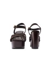 Zamszowe sandały damskie na platformie BUTYD-1274-1I(W26), widok produktu z przodu i tyłu na białym tle.