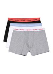 Trójpak kolorowych bokserek męskich ZESMB-0001A-15(KS), widok produktów z przodu na białym tle.