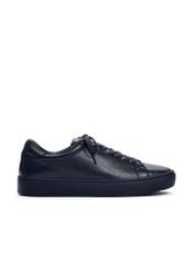 Granatowe skórzane buty sportowe BUTYM-0503A-7D(Z26), widok produktu z boku na białym tle.