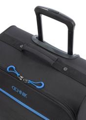 Walizka mała na kółkach WALNY-0045-99-19(W26), widok rączki produktu na białym tle.