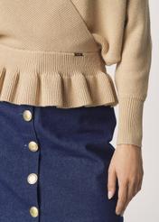 Beżowy sweter damski z taliowaniem SWEDT-0126-81(Z21)-03