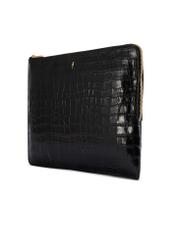 Czarna skórzana teczka damska TORES-0853F-9G(W26) - widok produktu po skosie, na białym tle. 