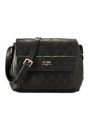 Elegancka torebka na ramię TOREC-0860A-98(Z25), widok produktu od przodu na białym tle.