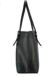 Czarna duża torba shopper TOREC-1088-99(Z25), widok produktu bokiem na białym tle.
