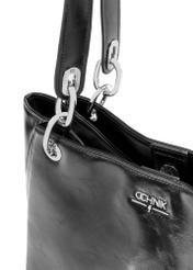 Czarna duża torebka damska TOREC-0998-9F(W26), zbliżenie na detal produktu na białym tle.