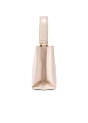 Skórzana kremowa torebka kuferek TORES-1270-0B(W26) - widok produktu z boku, na białym tle. 