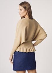 Beżowy sweter damski z taliowaniem SWEDT-0126-81(Z21)-04